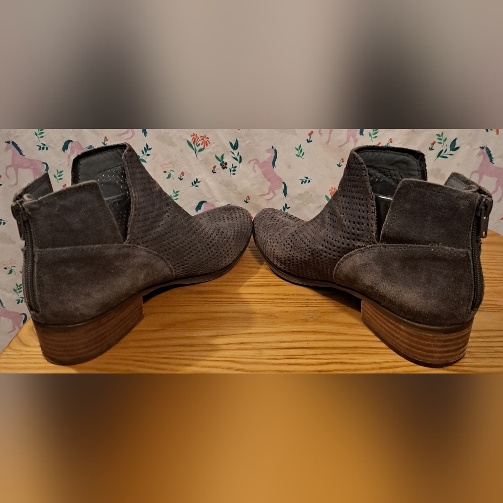 Crown Vintage Rumble Grey Suede Boho Indie Neutral Casual Ankle Boot Shoe SZ 9M - Picture 4 of 9